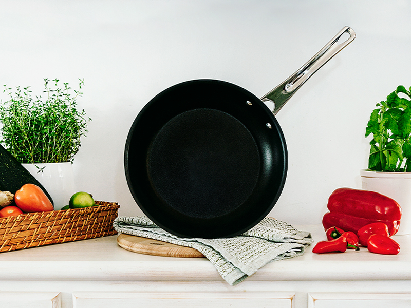 Frigideira com cabo cónica antiaderente