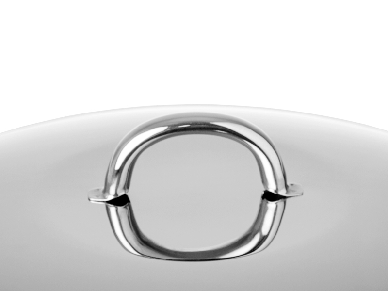 Caçarola baixa com asas