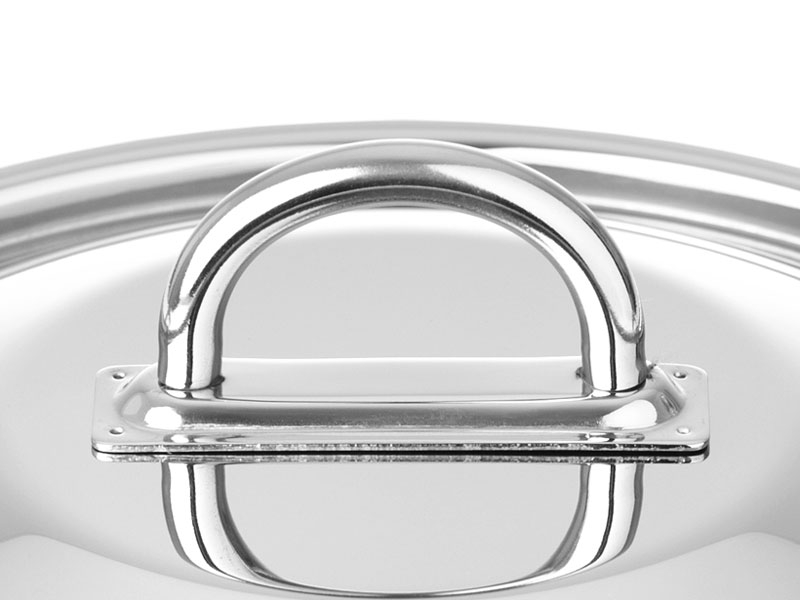 Caçarola baixa com asas