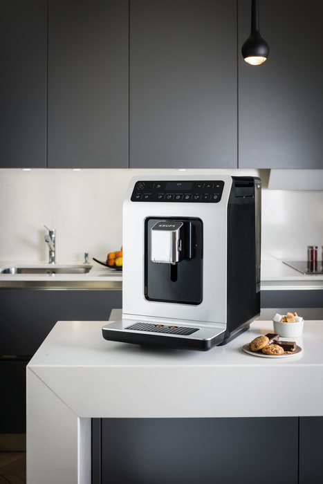 KRUPS EA89 QUATTRO FORCE DIGITAL FULL AUTO ESPRESSO MACHINE 15 DRINKS