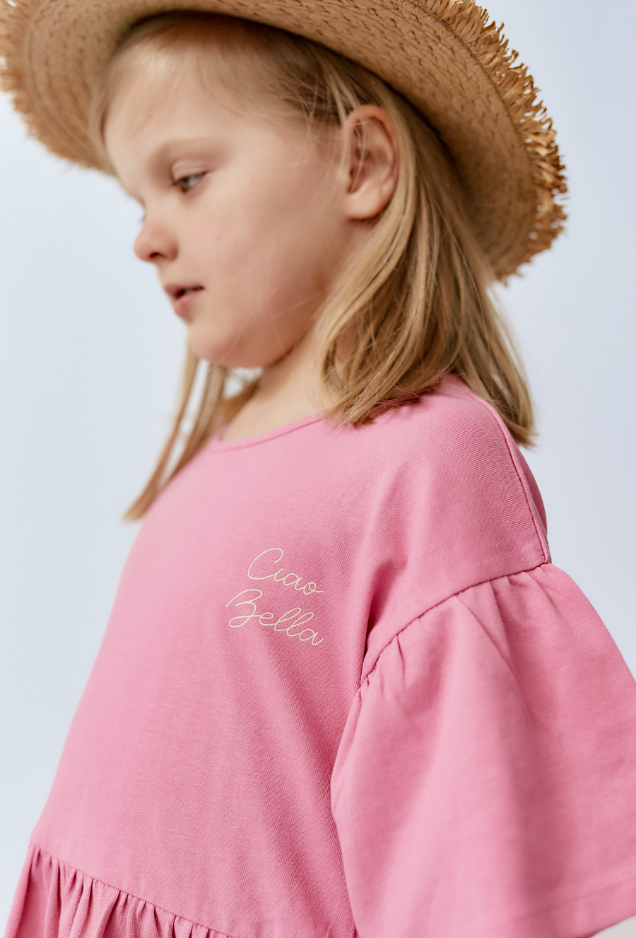 Różowa sukienka z ótkim rękawem