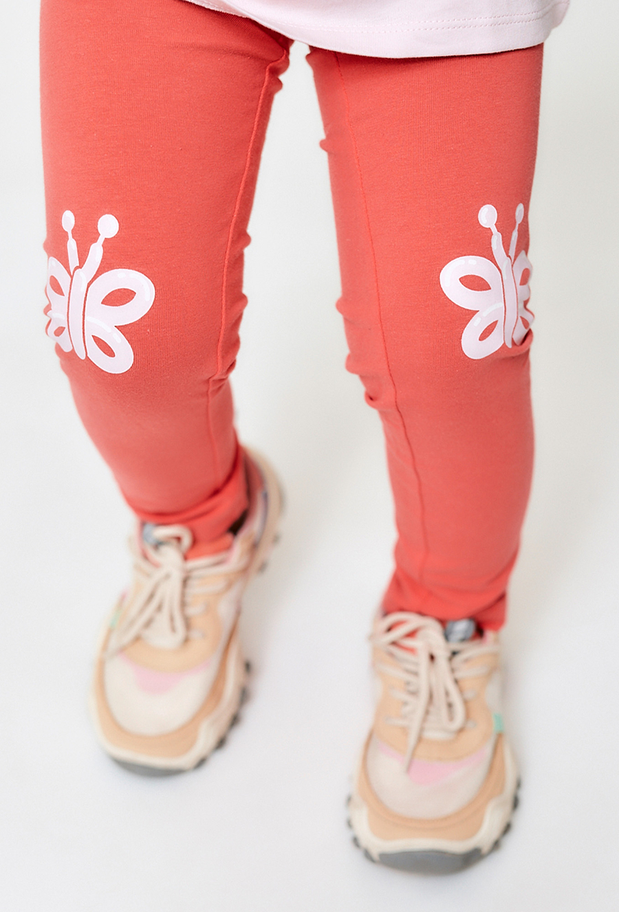 Legginsy dla dziewczynki z nadrukiem motylków