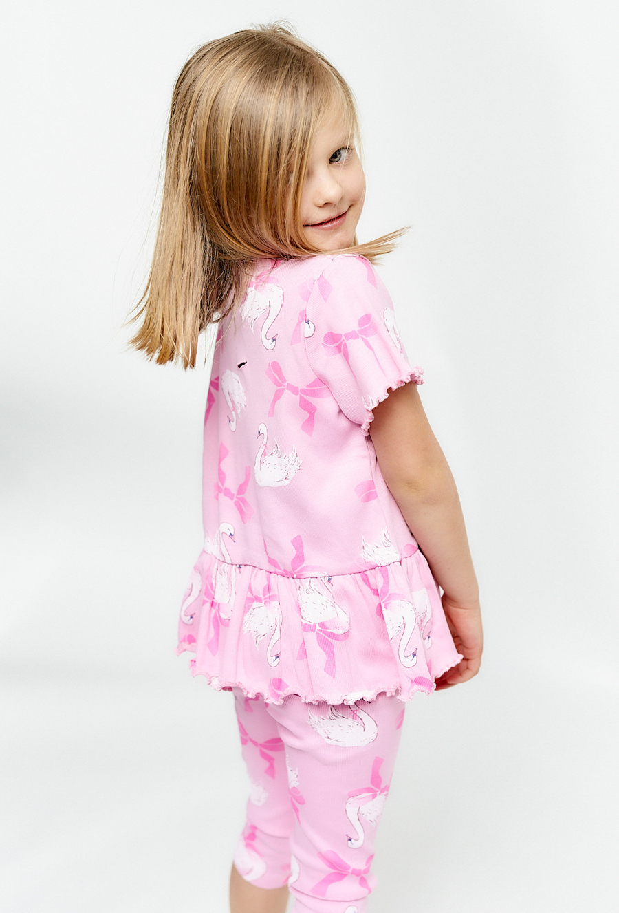 T-shirt dla dziewczynki - różowy w łabędzie