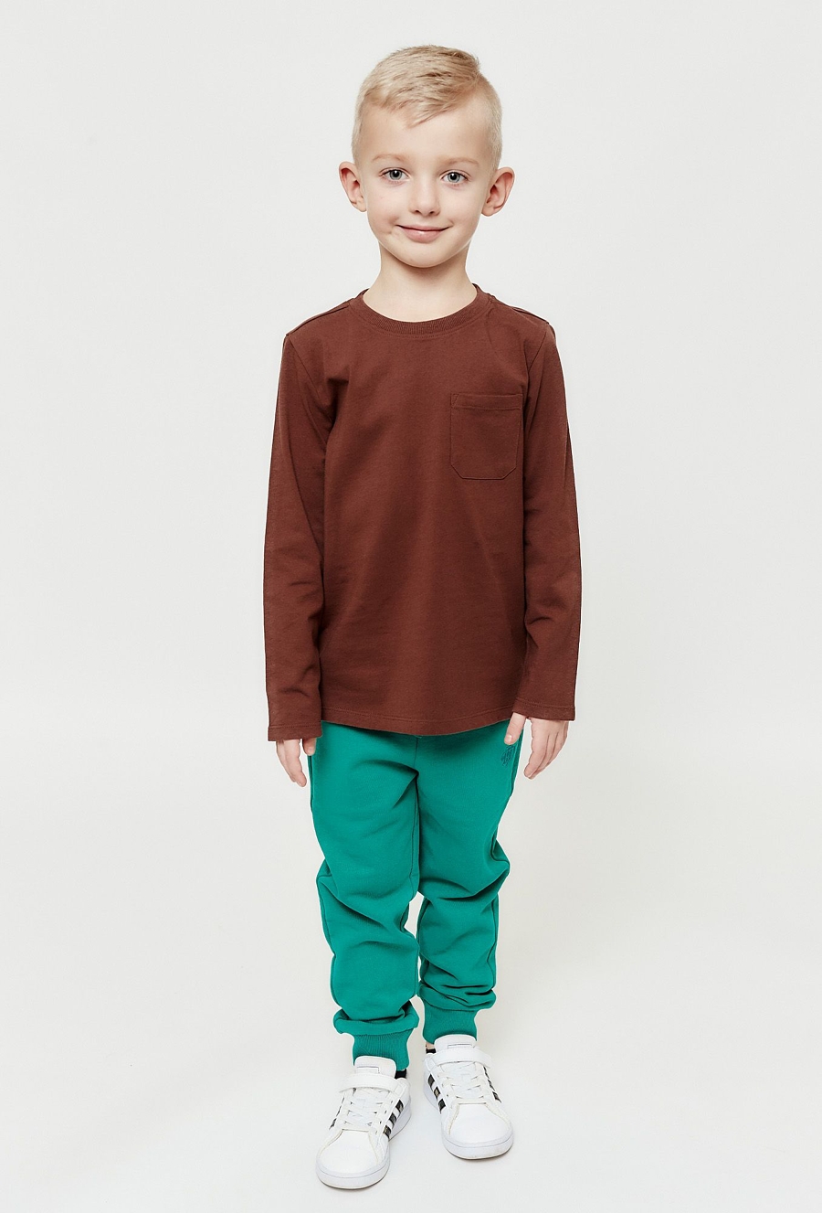 Zielone spodnie dresowe dla małego chłopca