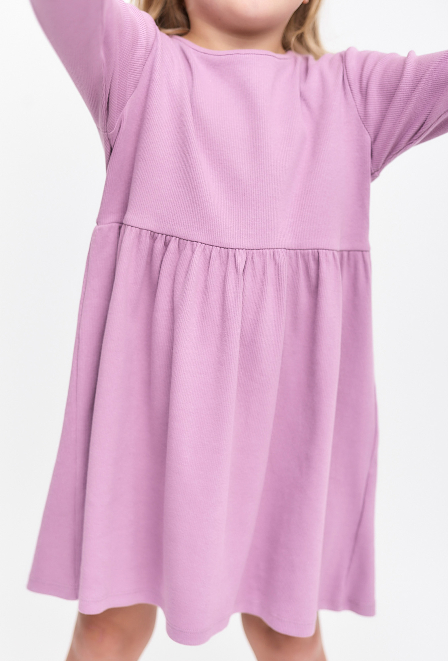 Dzianinowa sukienka dla dziewczynki - fioletowa w prążki