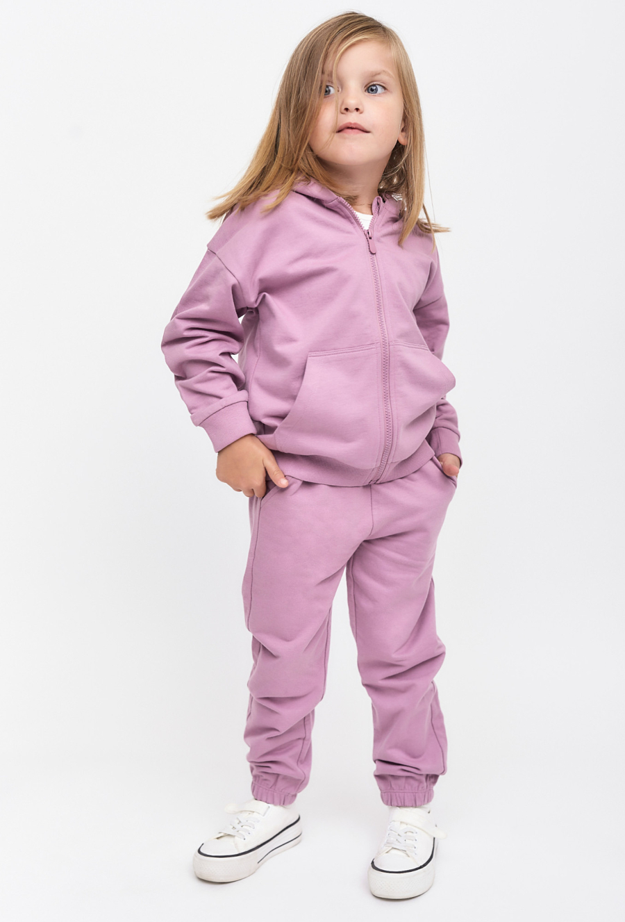 Fioletowe spodnie dresowe dla dziewczynki - regular - 510.15.