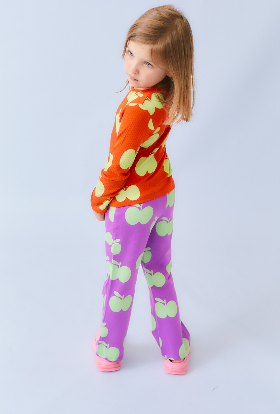 Fioletowe legginsy dziewczęce flare z jabłkami