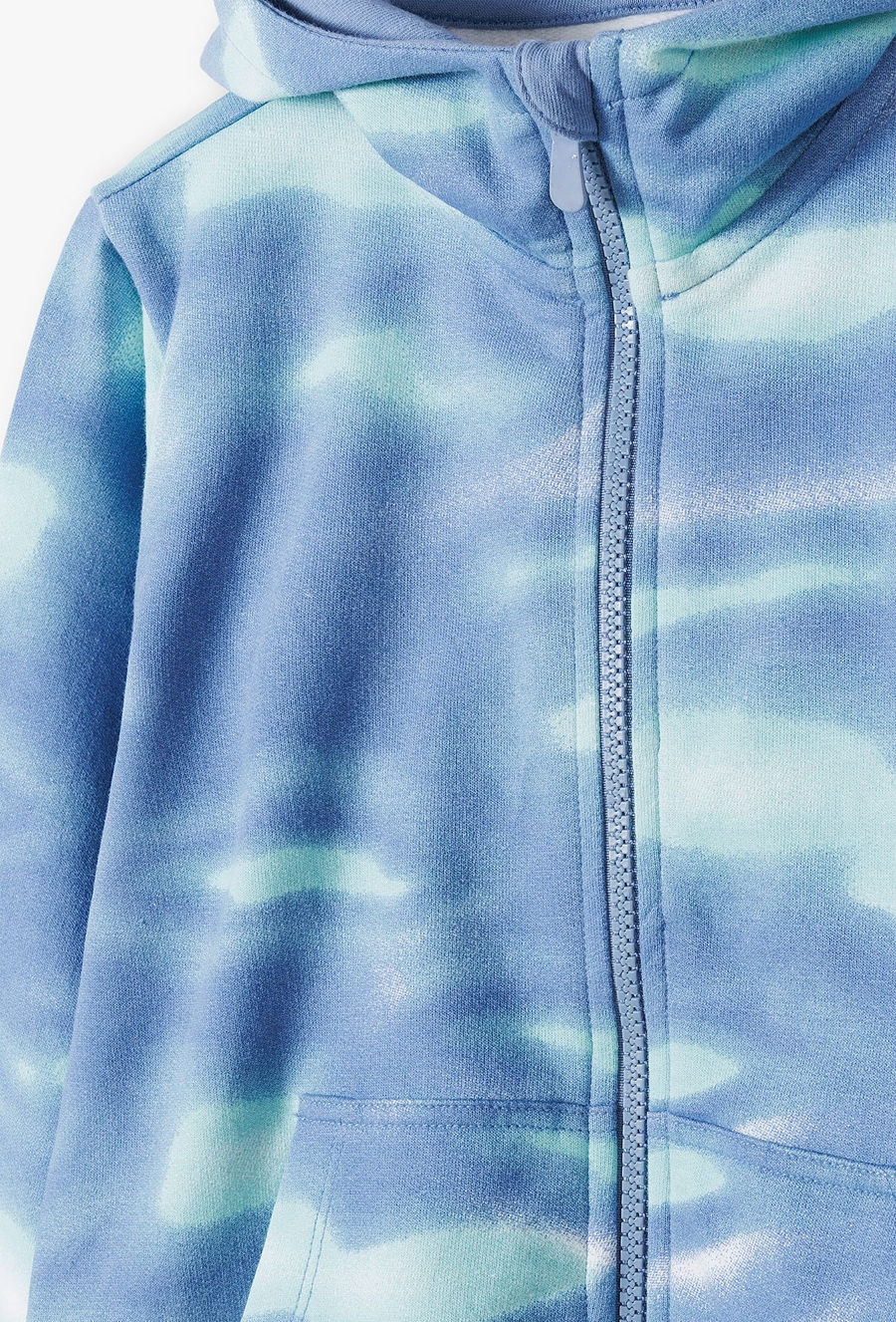 Niebieska bluza dresowa z kapturem i kieszeniami