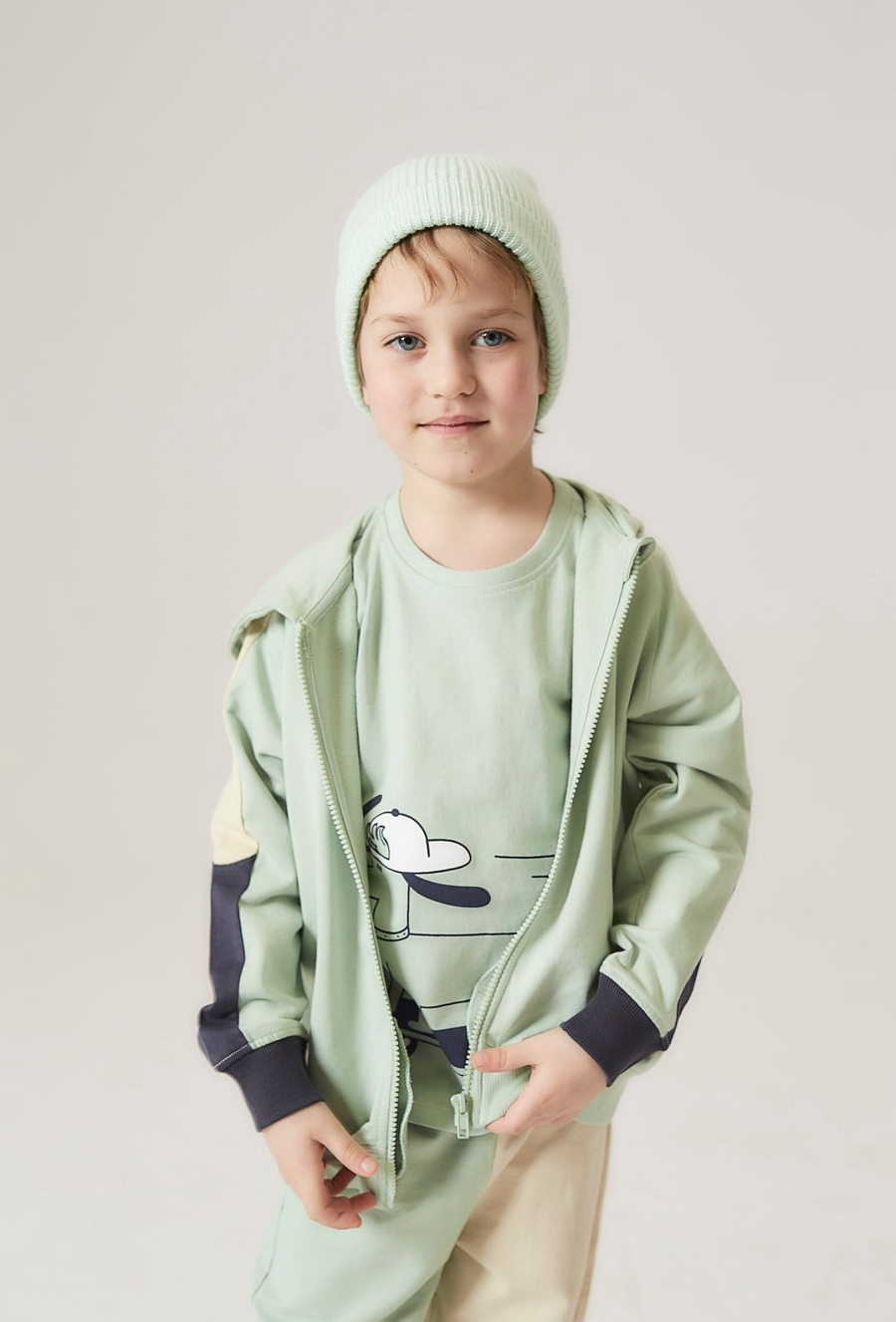 Zielona dresowa bluza z kapturem - 510.15.