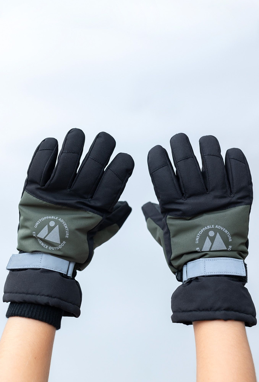Zielone rękawiczki narciarskie dla chłopca