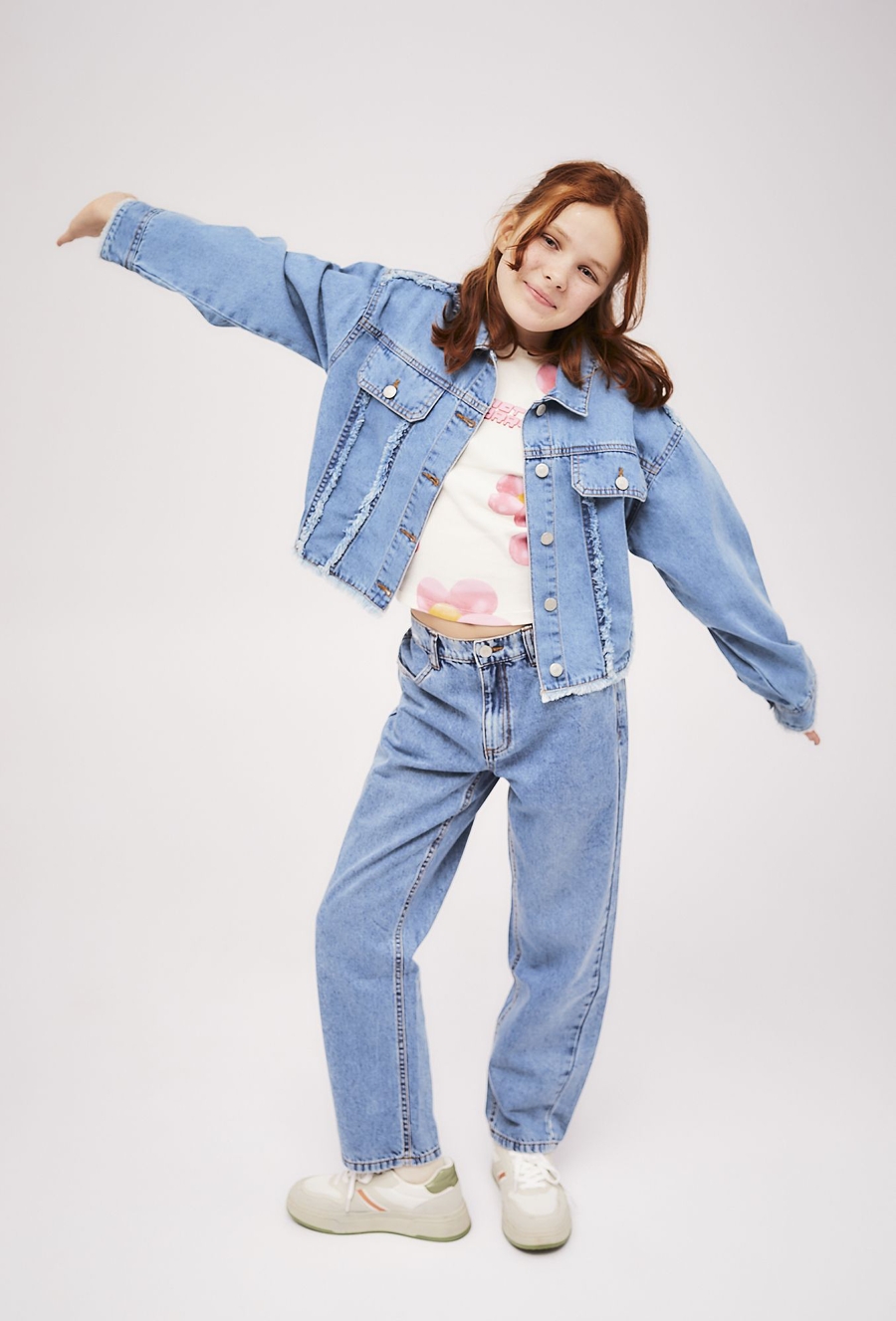 Krótka kurtka jeansowa dla dziewczynki - niebieska