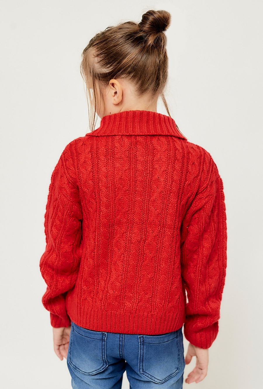 Czerwony kardigan z grubej dzianiny