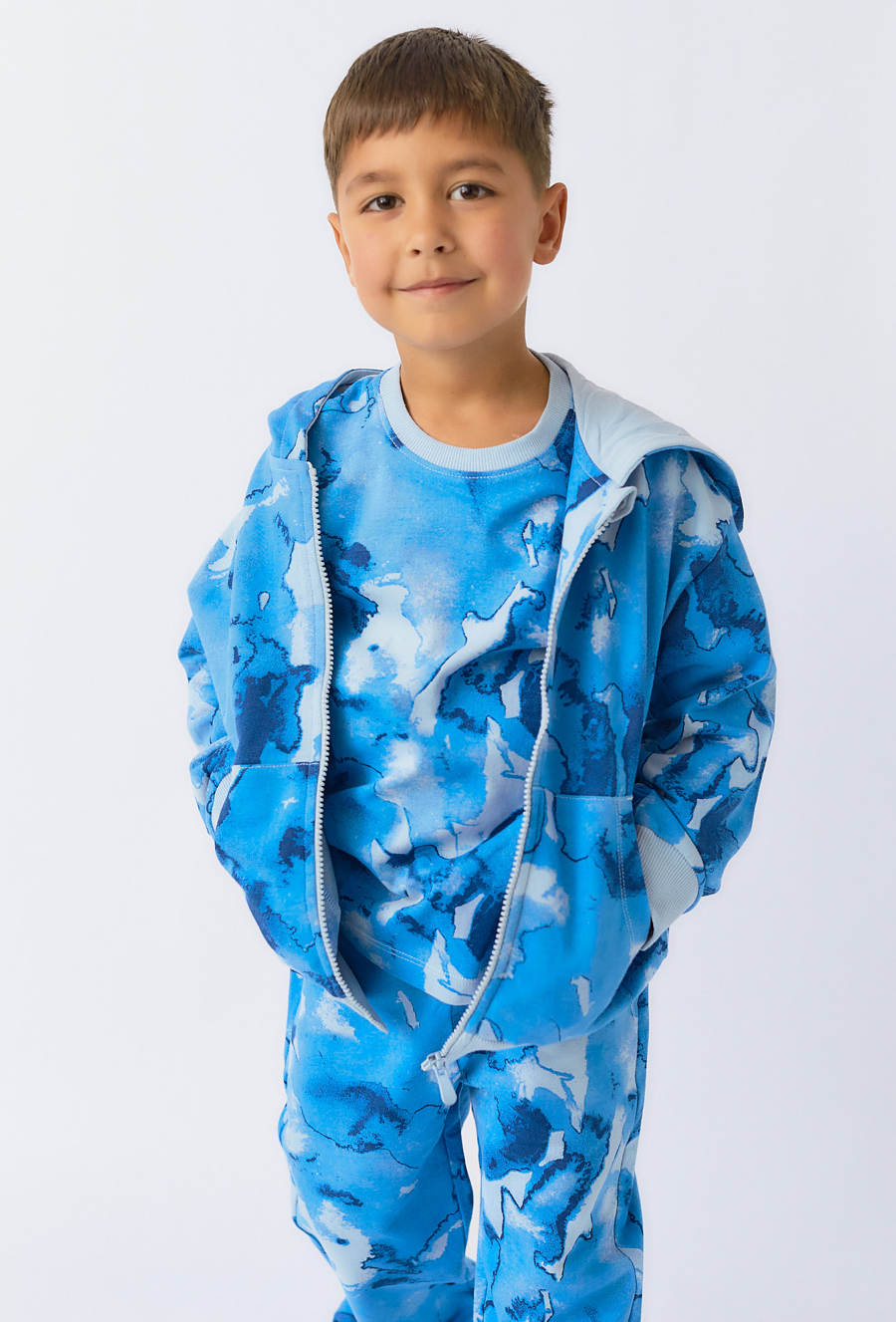 Chłopięca niebieska bluza rozpinana z kapturem