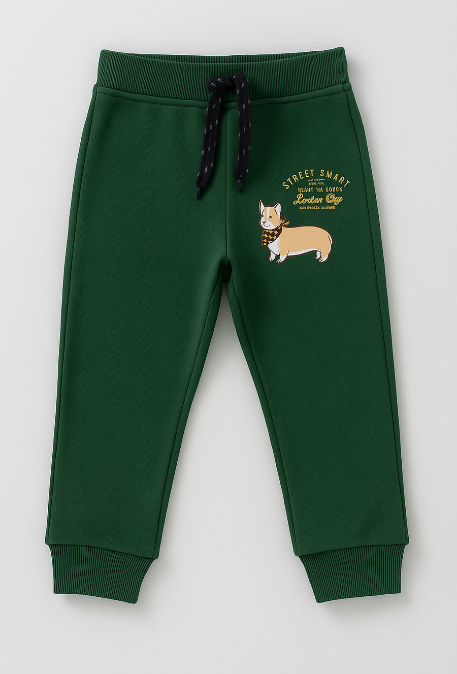 Zielone spodnie dresowe chłopięce z nadrukiem