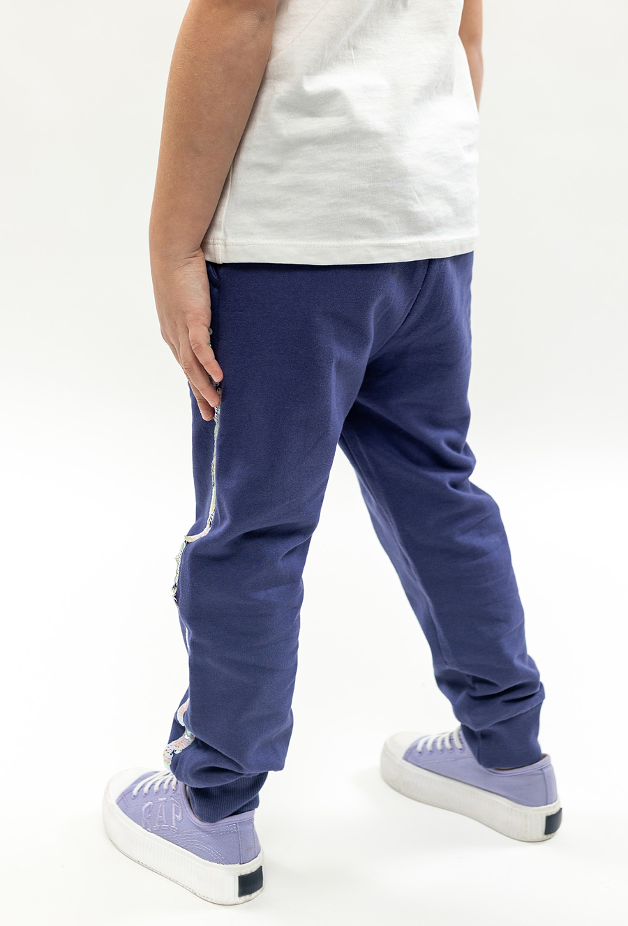 Spodnie dresowe dla dziewczynki - granatowe z cekinami