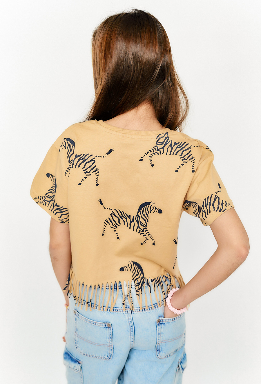 Krótki t-shirt z nadrukiem i frędzlami