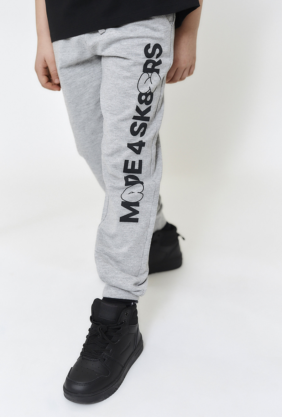 Spodnie dresowe - nadruk na nogawce