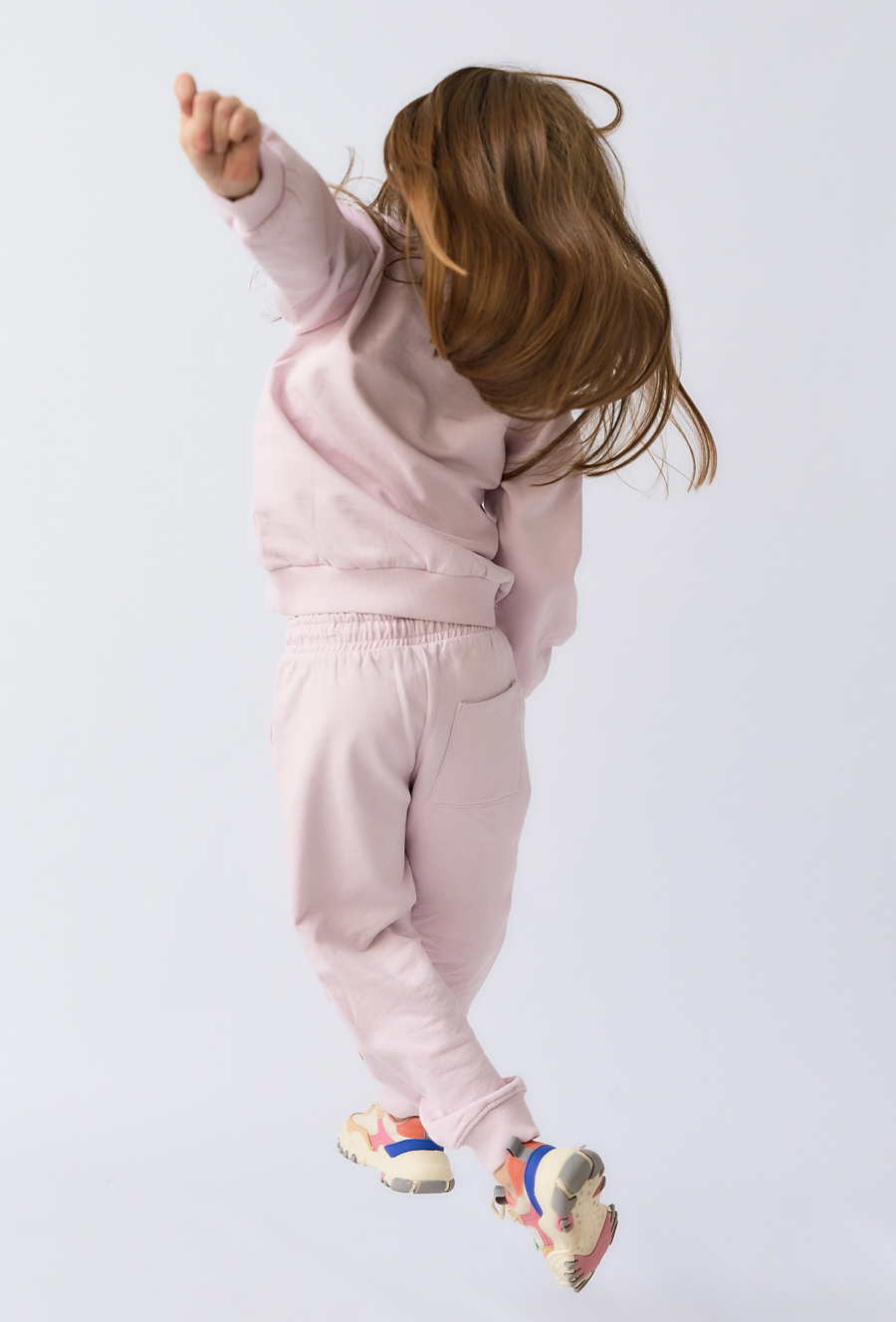 Dziewczęce spodnie dresowe z uszkami i nadrukiem misia