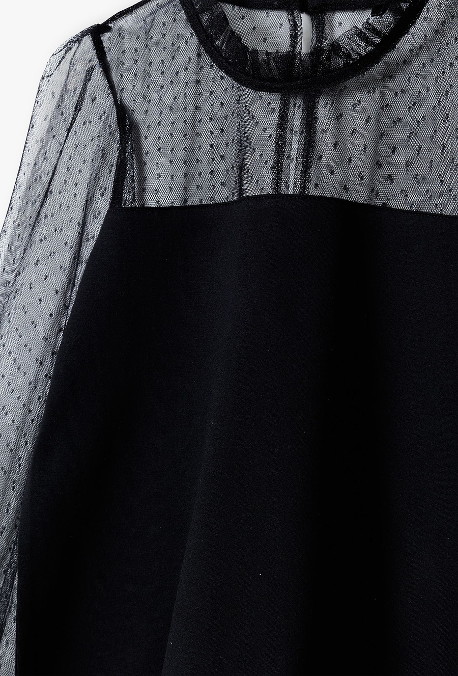 Czarna elegancka bluzka dziewczęca z ozdobną stójką