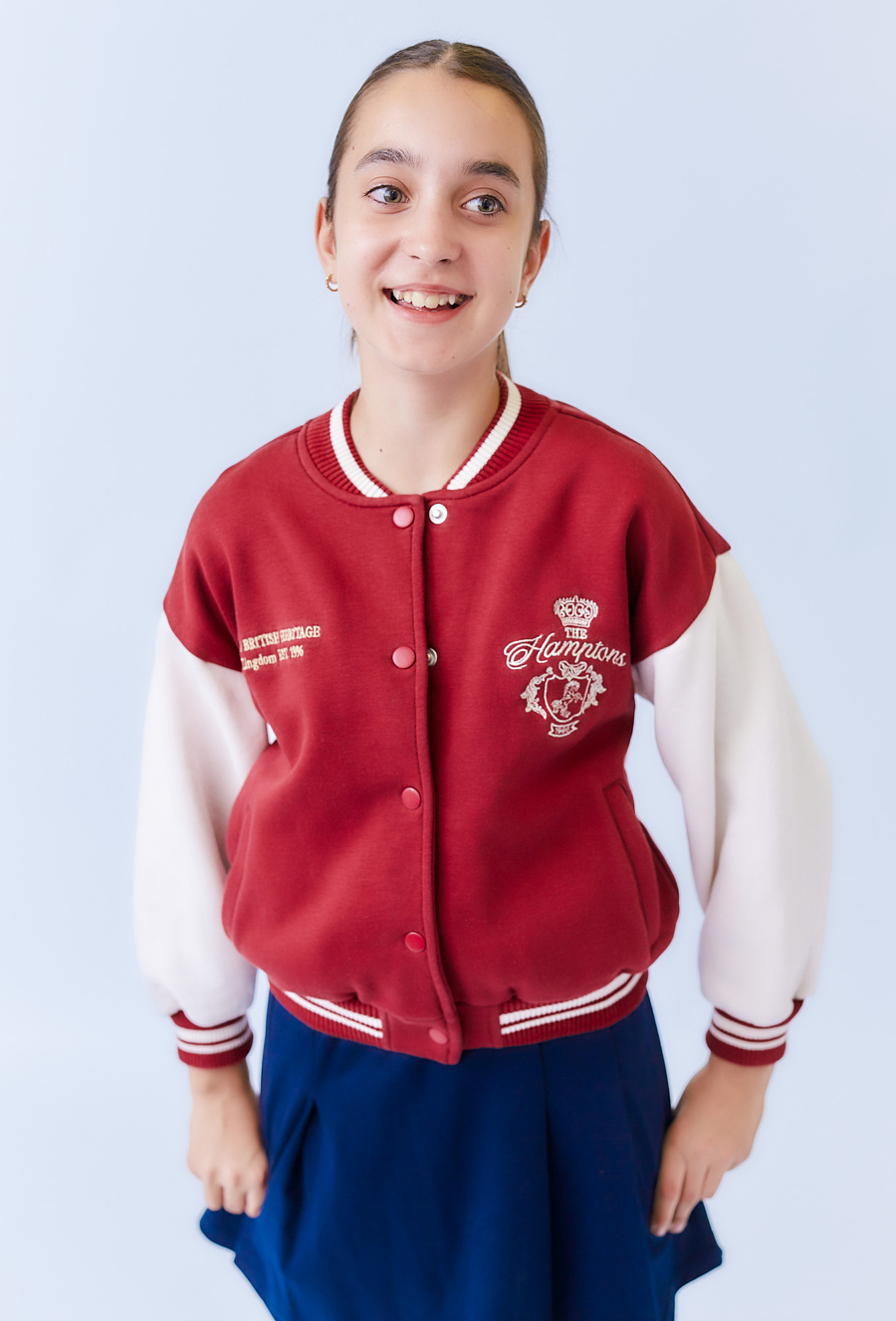 Czerwona. ocieplana bomberka dziewczęca z haftem