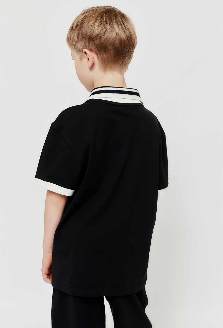 Czarny komplet sportowy dla chłopca - 2częściowy