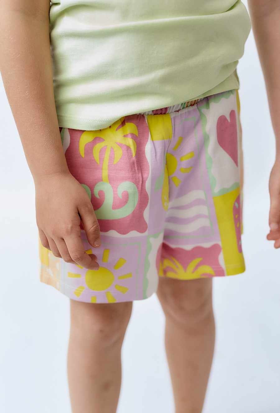 Kolorowe szorty dla dziewczynki