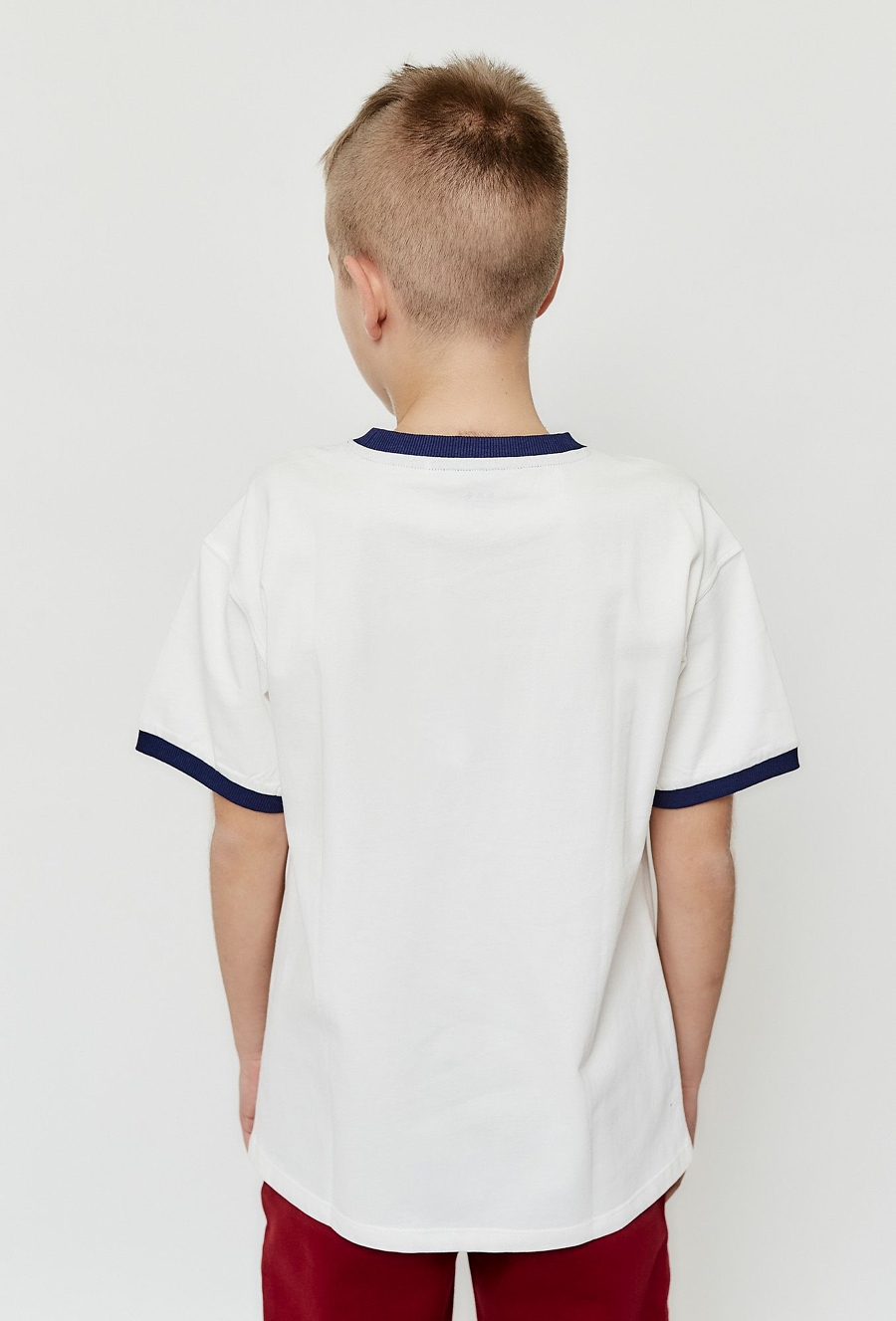 T-shirt dla chłopca - biały z naszywką - Limited Edition