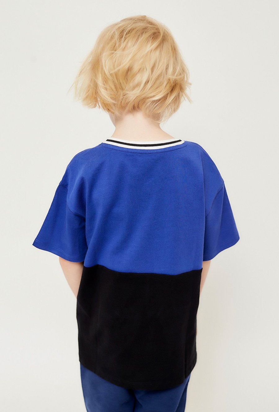 Granatowo-czarny t-shirt w serek - Limited Edition