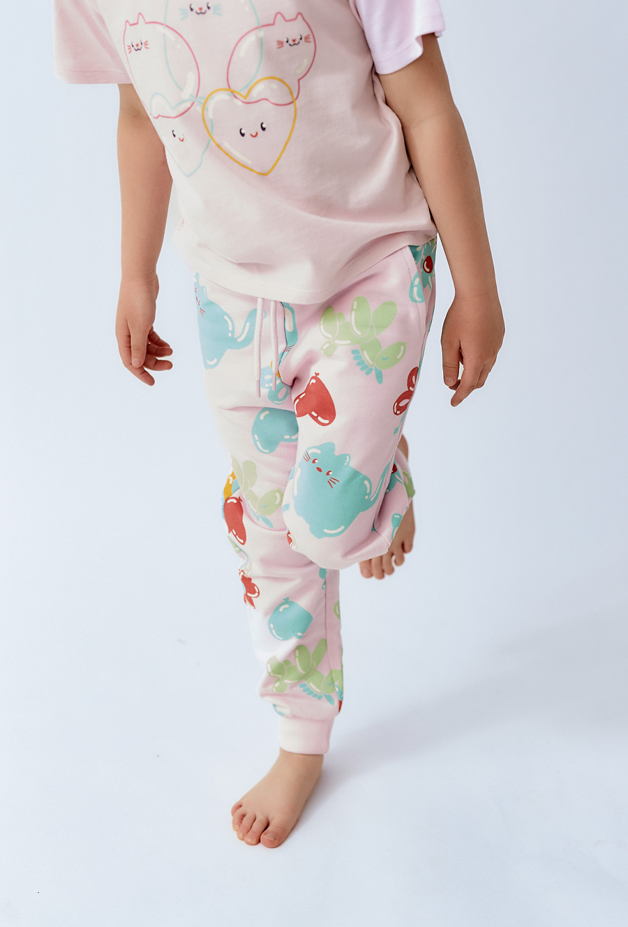 Spodnie dresowe z kolorowym nadrukiem