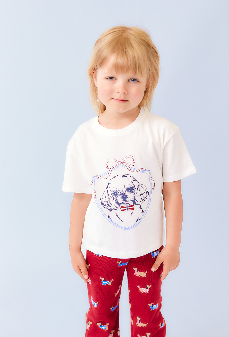 Koszulka dziewczęca ecru z nadrukiem psa – luźny ój.