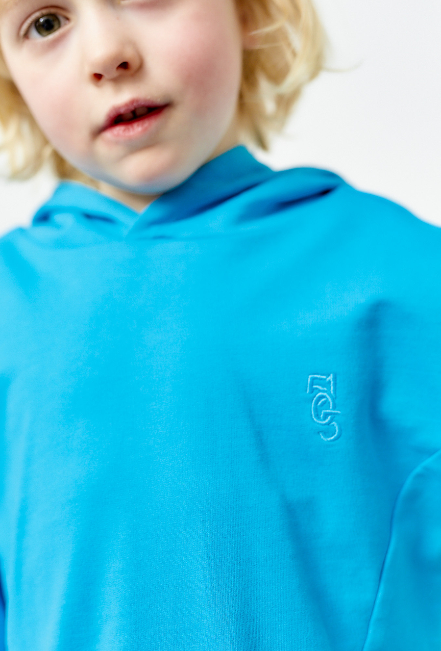 Bluza nierozpinana z kapturem