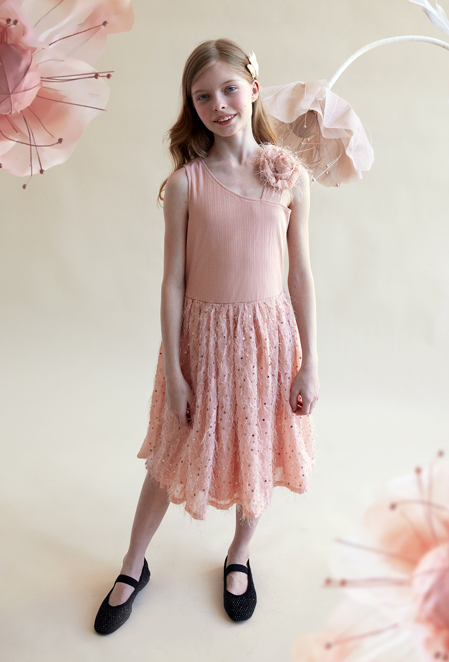 Elegancka sukienka w kolorze pudrowego różu