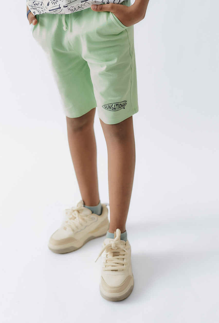 Jasnozielone szorty chłopięce