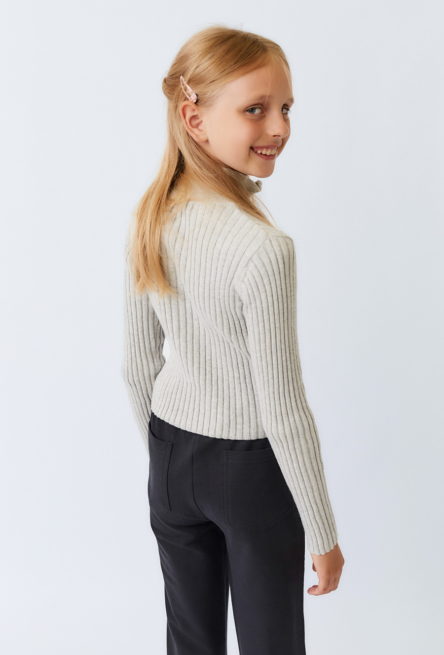 Sweter dziewczęcy z golfem rozpinany