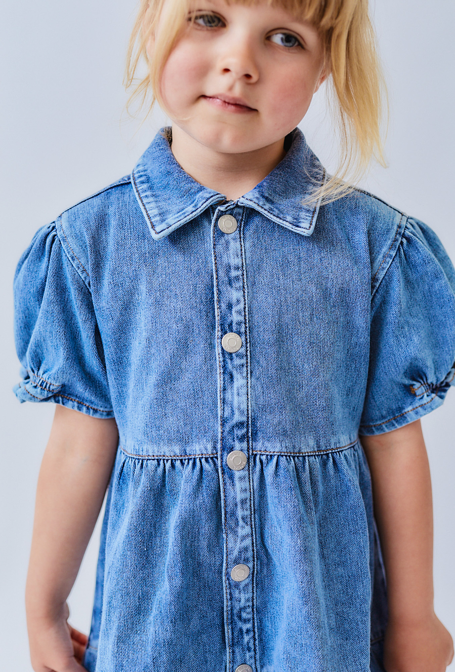 Sukienka jeansowa z ótkim rękawem