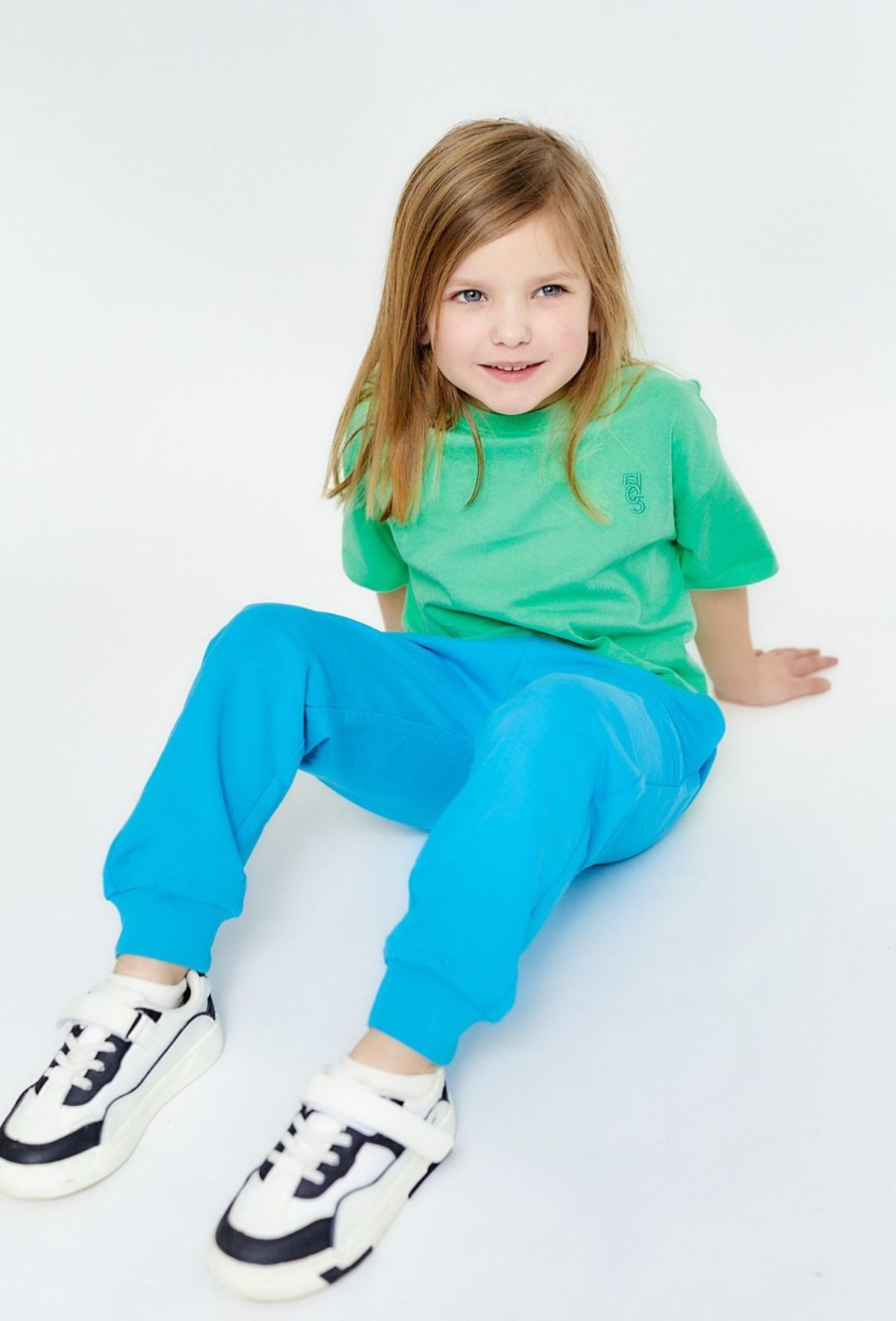 Niebieskie spodnie dresowe