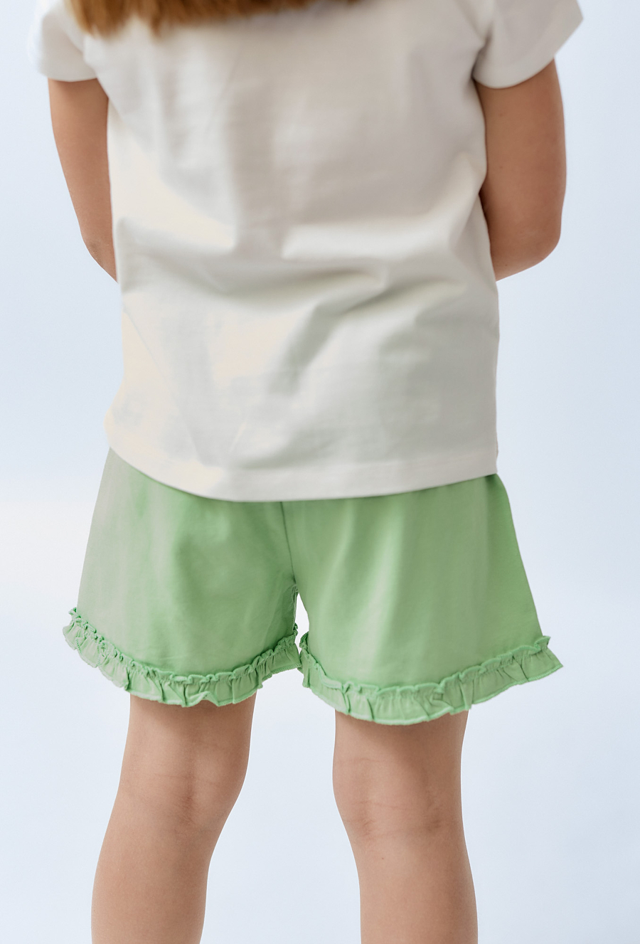 Zielone szorty dziewczęce z falbanką