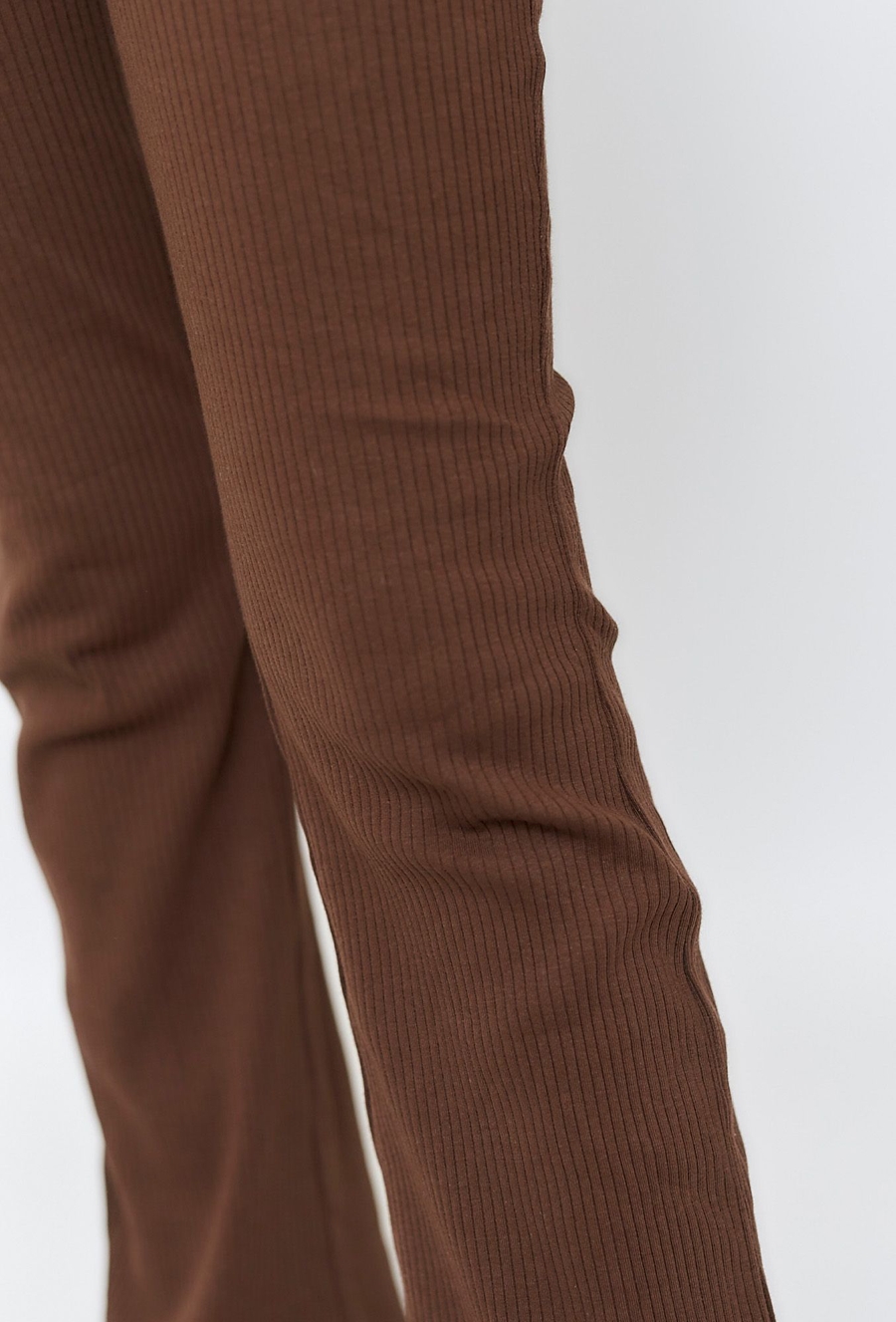 Spodnie flare - prążkowana faktura