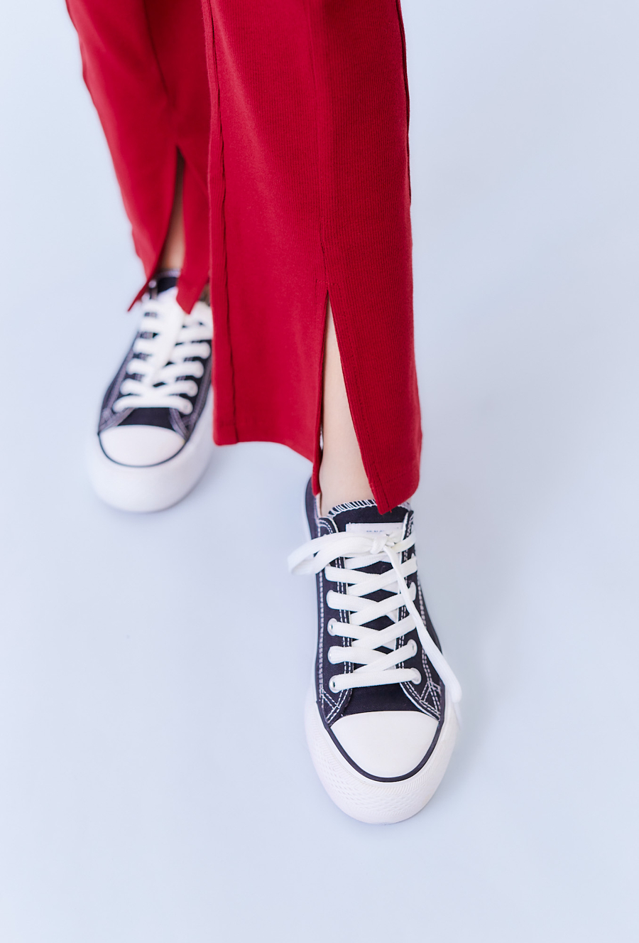 Czerwone legginsy dziewczęce flare z rozcięciami