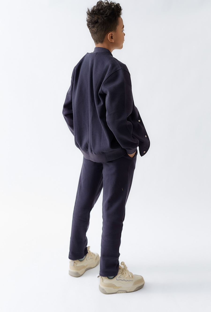 Spodnie dresowe z przeszyciami