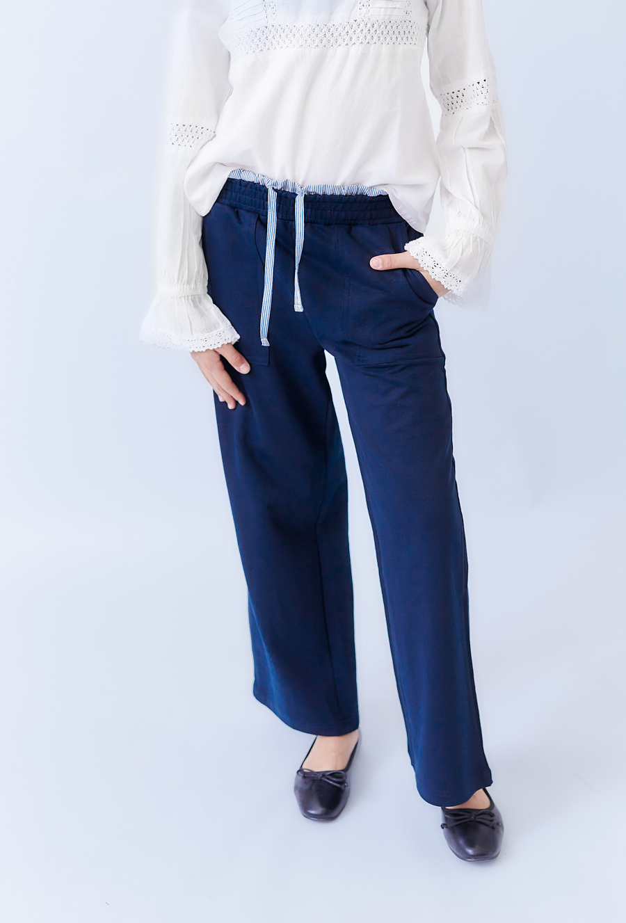 Spodnie dziewczęce wide leg granatowe z koszulową wstawką