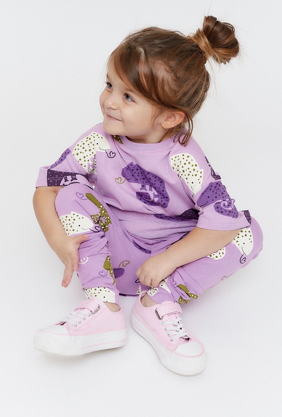 Filetowy t-shirt dziewczęcy w kameleony