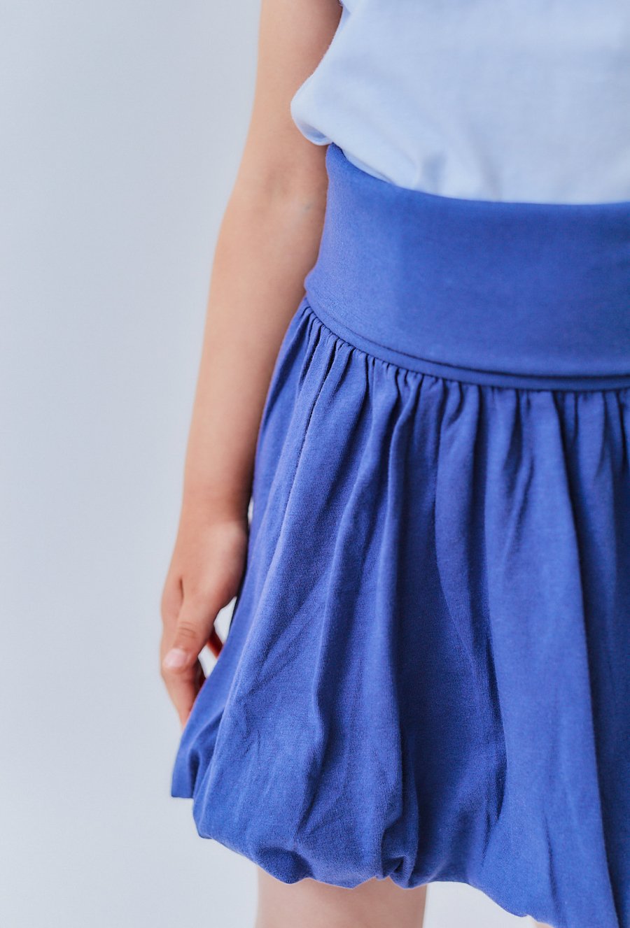 Spódniczka z szerokim pasem