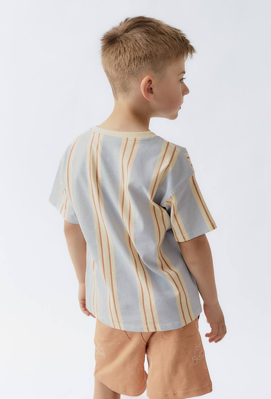 Koszulka chłopięca w paski z kieszonką