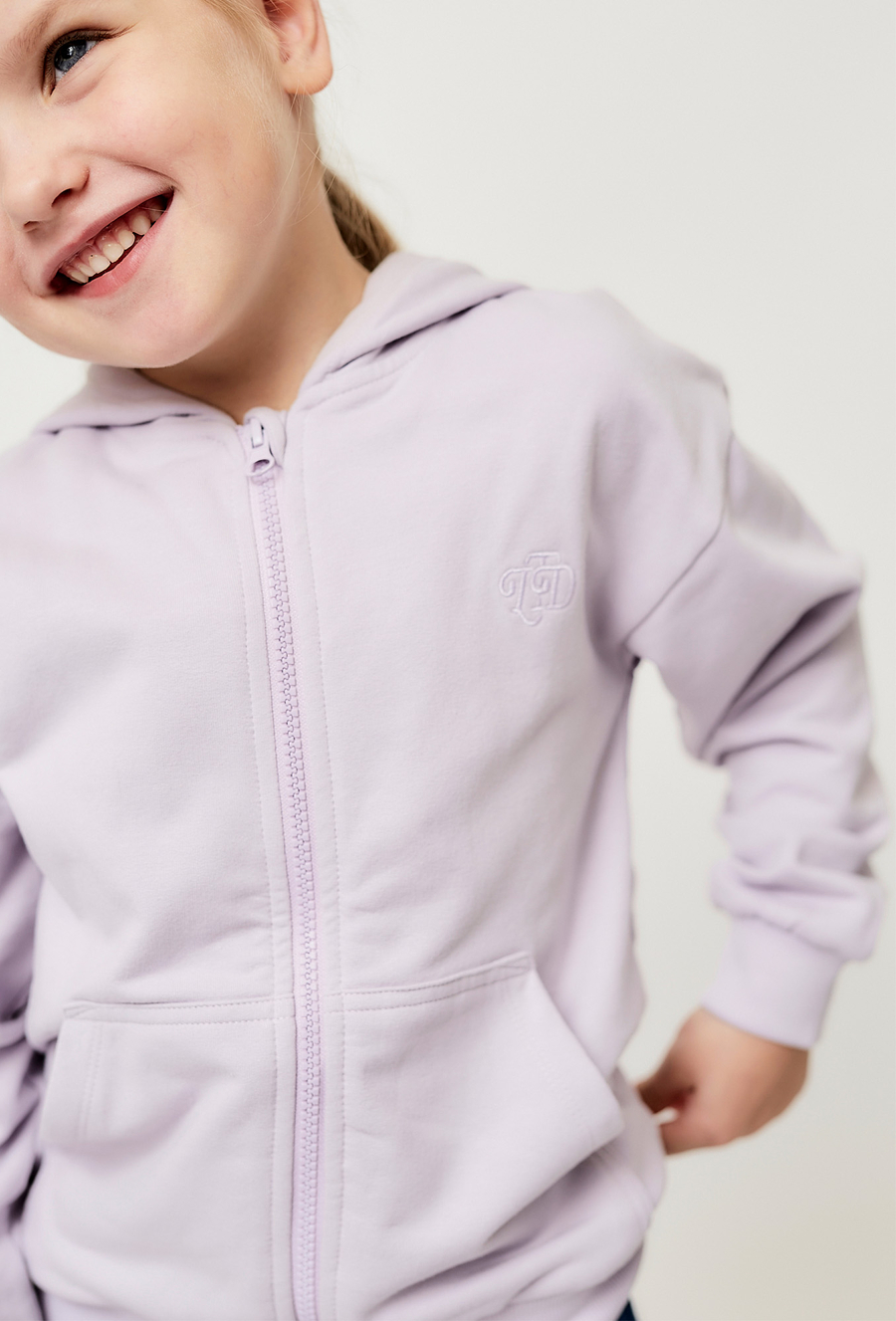 Bluza rozpinana z kapturem