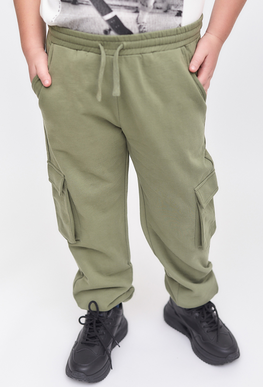 Spodnie dresowe z kieszeniami - zielone - 510.15.