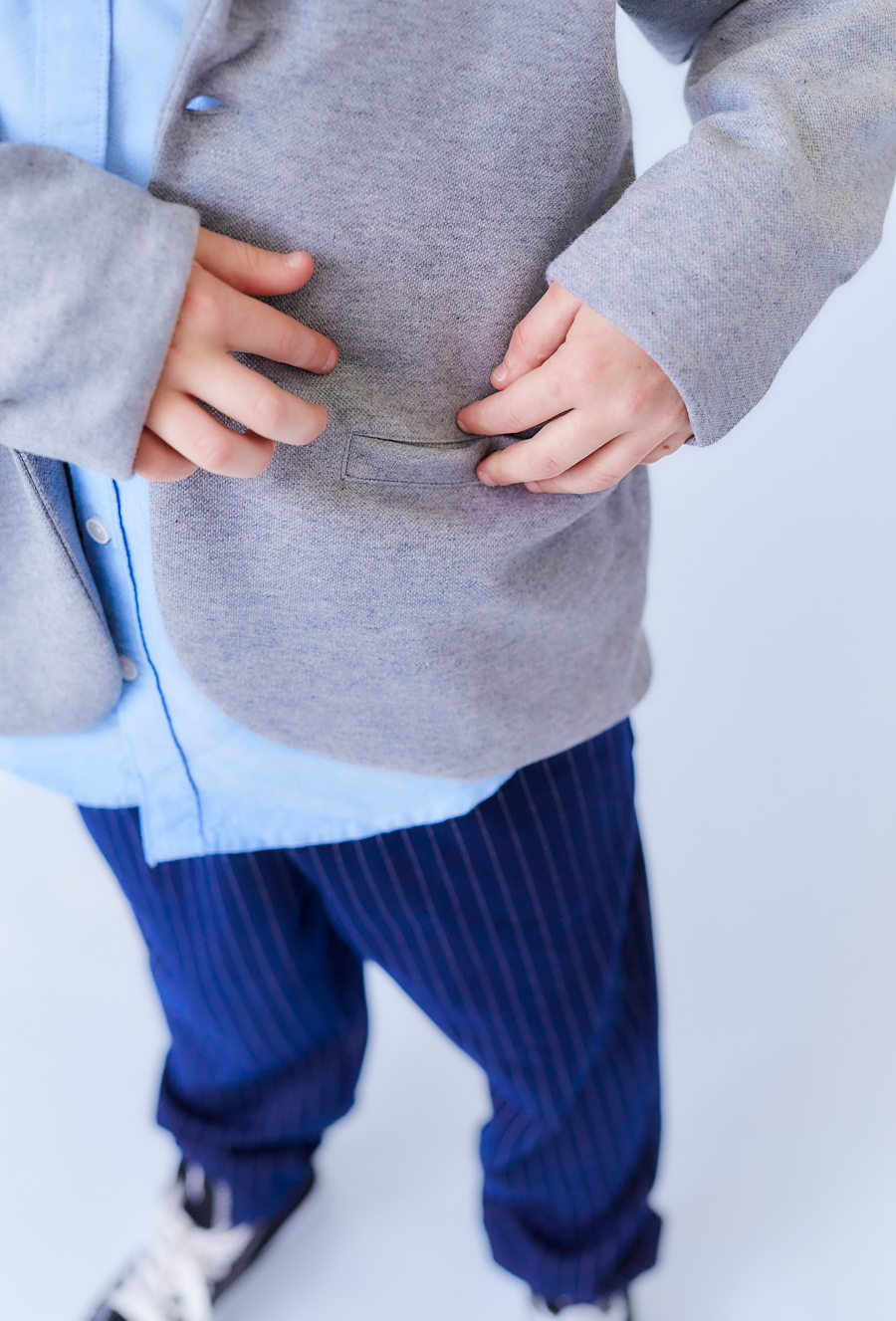 Szara marynarka chłopięca z dzianiny strukturalnej