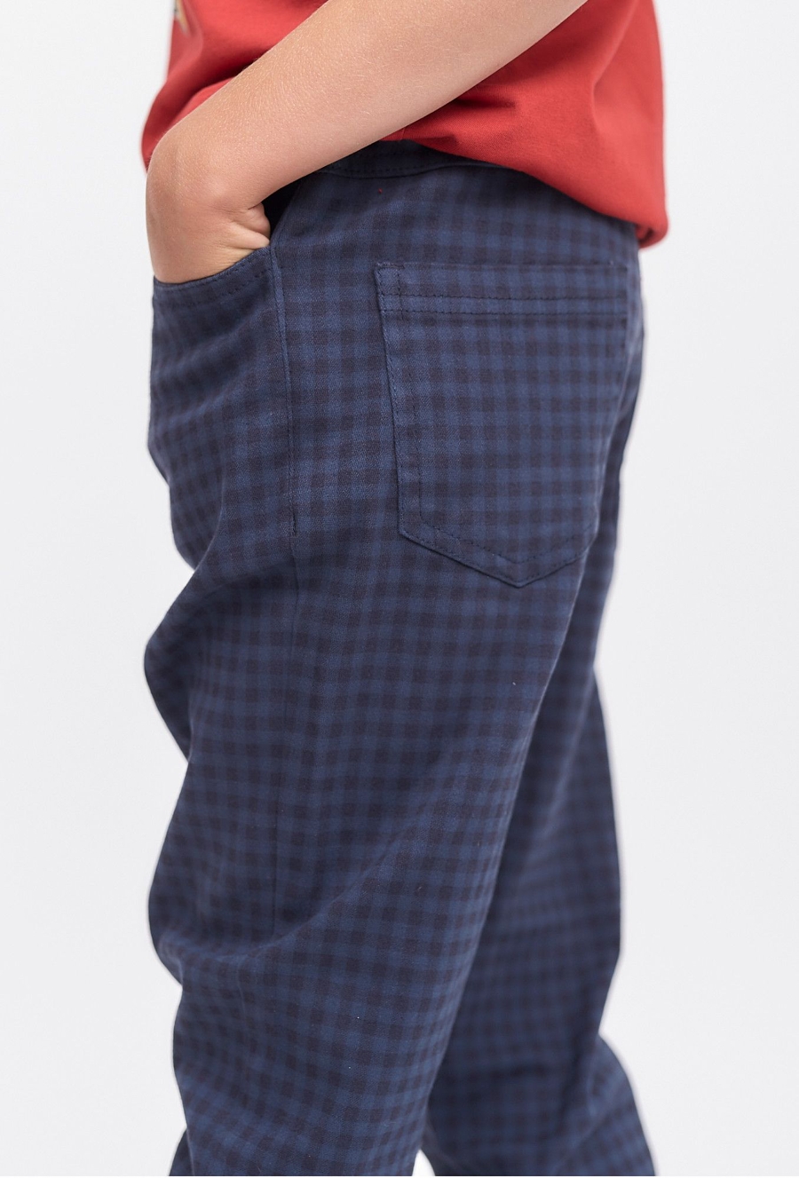 Granatowe spodnie w drobną atkę