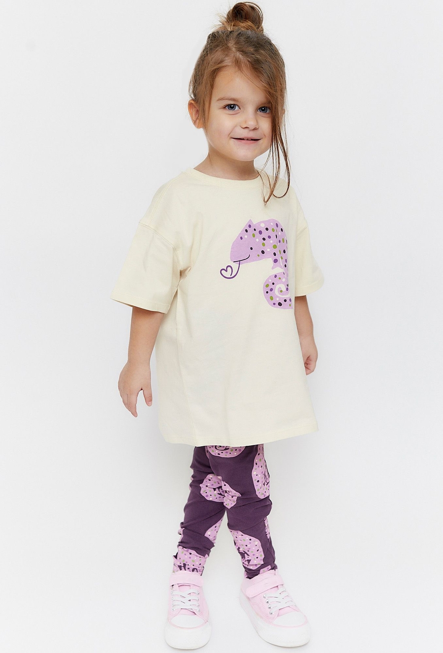 T-shirt oversize z nadrukiem kameleona