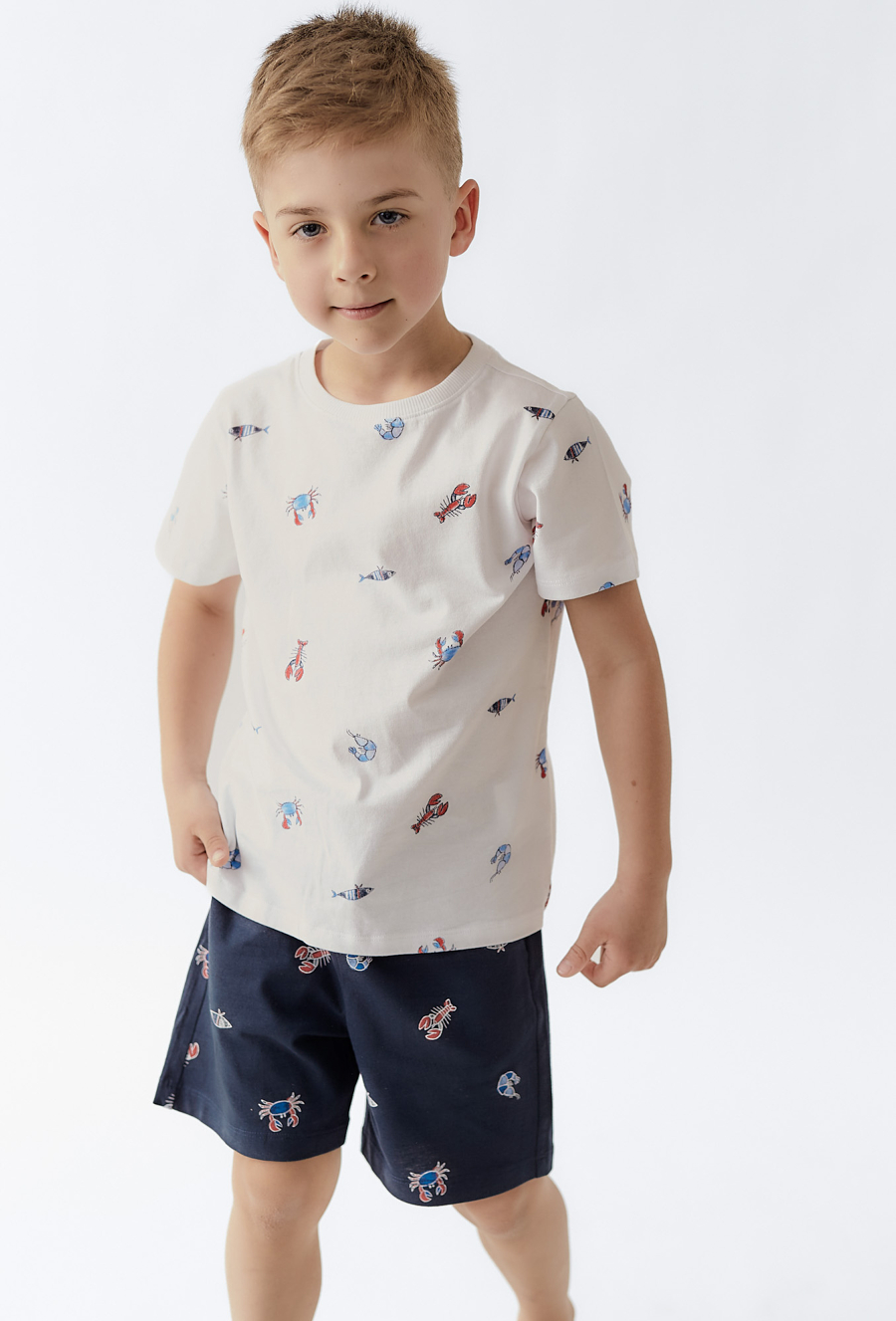 Biała koszulka chłopięca z nadrukiem